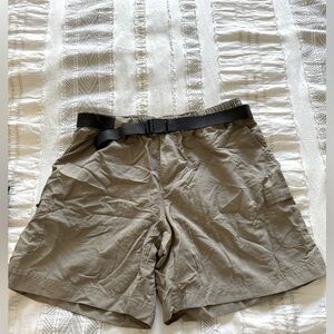 Columbia sportswear cargo short with belt